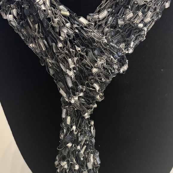 Elegant Black and Gray Women's Scarf - Picture 3 of 6